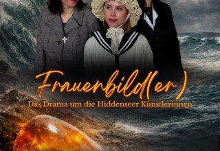 Flyermotiv zur Veranstaltung: 3 Frauen vor wogenden Wellen über dem Leuchten von Bernstein // © StuThe Greifswald e.V. Flyermotiv zur Veranstaltung: 3 Frauen vor wogenden Wellen über dem Leuchten von Bernstein // © StuThe Greifswald e.V.