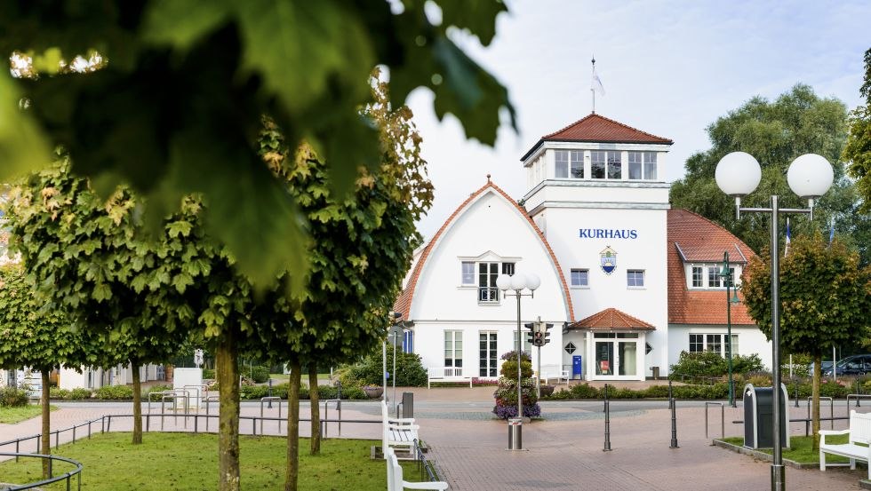 Sitz der Kurverwaltung im Kurhaus Boltenhagen // © Patrick Lux Sitz der Kurverwaltung im Kurhaus Boltenhagen // © Patrick Lux