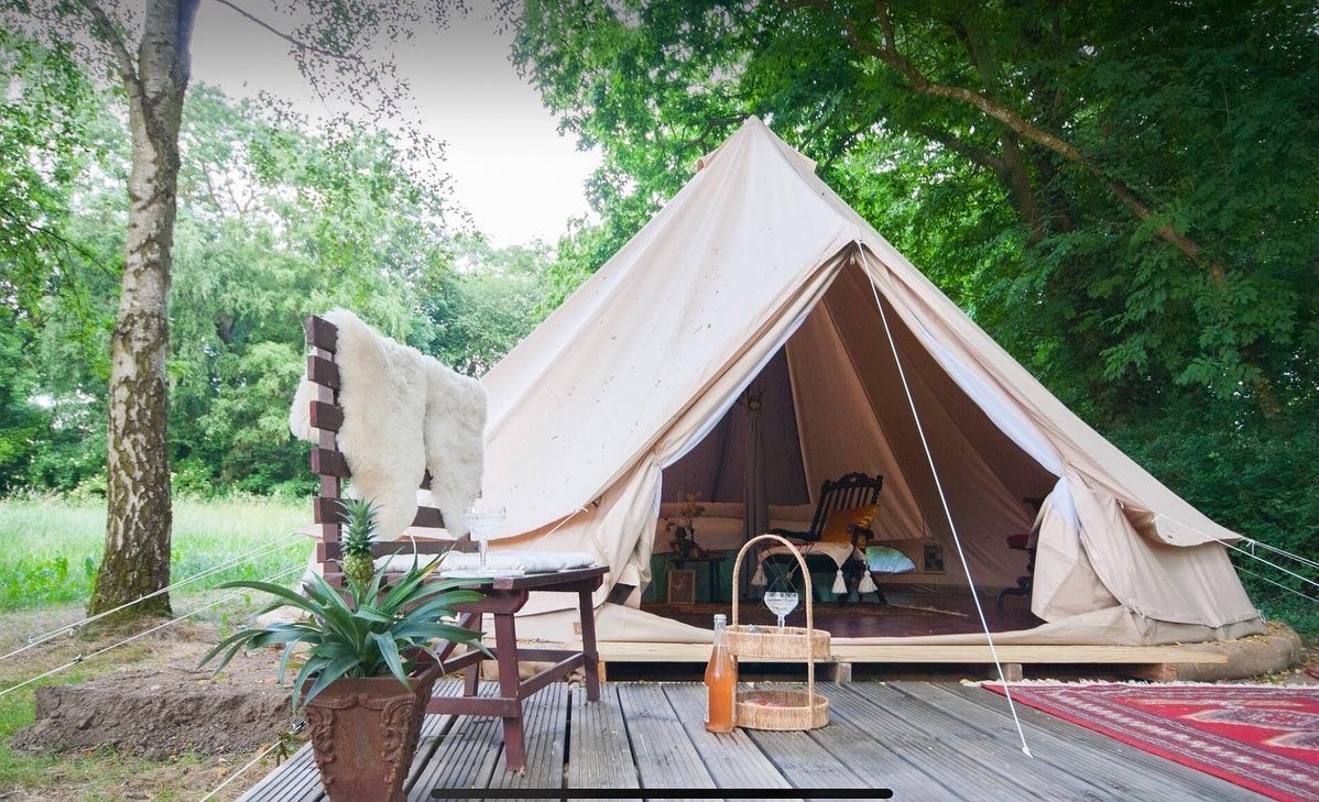 Glamping im Park vom Gutshaus Scharpzow // &copy; Nina Hollensteiner