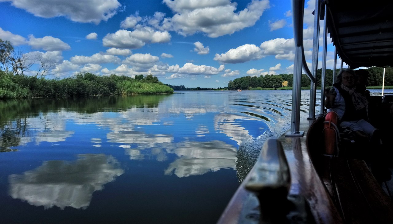 Barkasse Regulus mit Kurs auf die Burgwallinsel, © Jana Koch Barkasse Regulus mit Kurs auf die Burgwallinsel, © Jana Koch