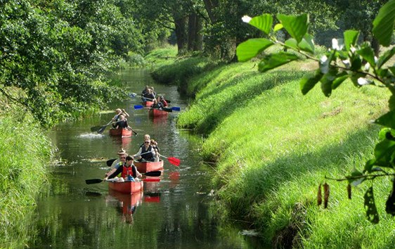 Geführte Kanutour auf der Sude zwischen Redefin und Gößlow, © Jessenitzer Aus- und Weiterbildung e.V. Geführte Kanutour auf der Sude zwischen Redefin und Gößlow, © Jessenitzer Aus- und Weiterbildung e.V.