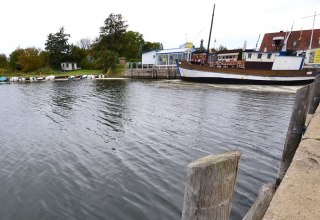 Kleiner Hafen in Kuhle am Wieker Bodden. // &copy; Tourismuszentrale R&uuml;gen