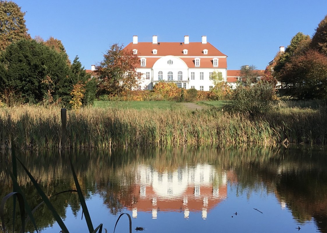 Schloß Vietgest von der Seeseite // © Schloß Vietgest Schloß Vietgest von der Seeseite // © Schloß Vietgest
