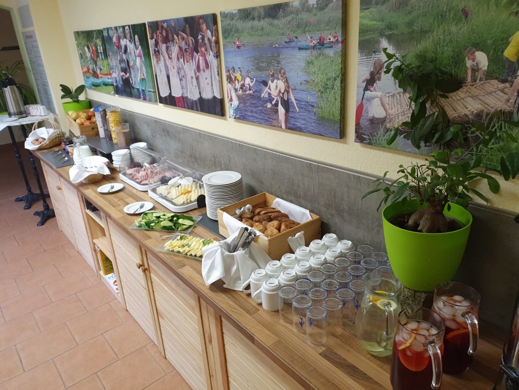 Fr&uuml;hst&uuml;cksbuffet // &copy; Jugendg&auml;stehaus "Graureiher"