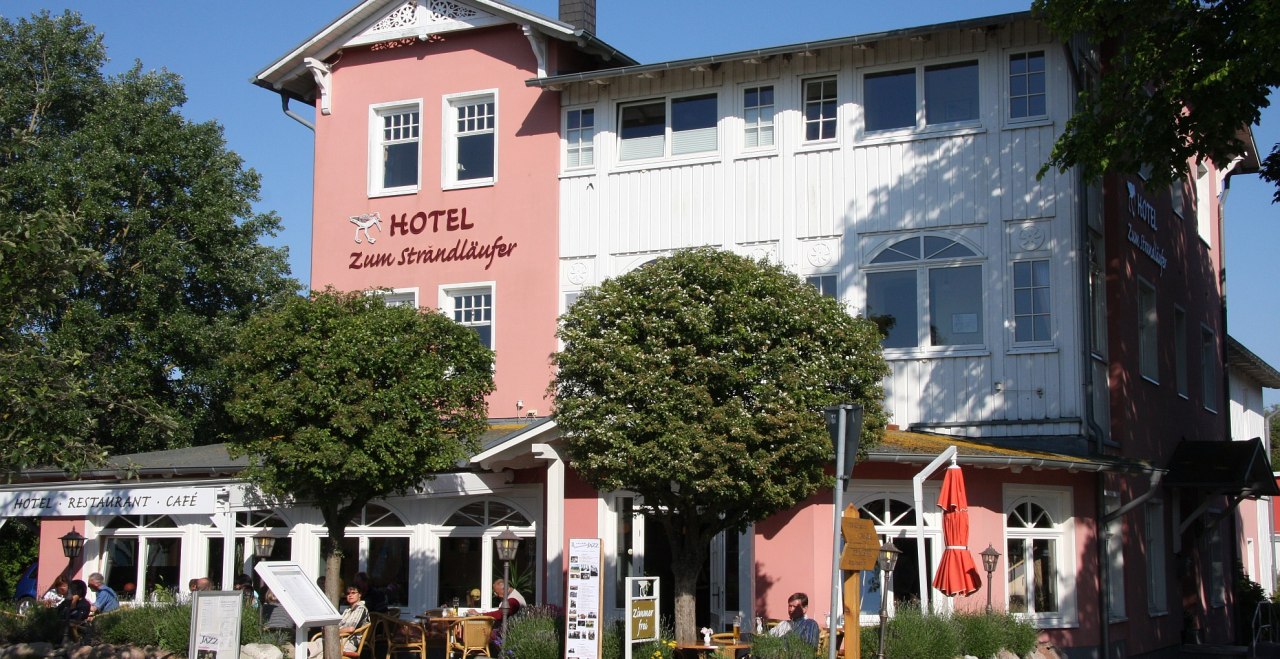 Außenansicht Hotel Zum Strandläufer // © Hotel Zum Strandläufer Außenansicht Hotel Zum Strandläufer // © Hotel Zum Strandläufer