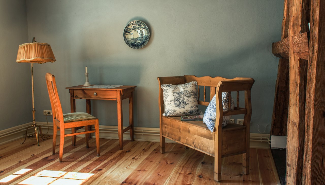 Geschmackvoll eingerichtete Friesenwohnung im Gutshaus Below, &copy; DOMUSImages