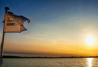 Erdinger D&auml;mmert&ouml;rn // &copy; WEISSE FLOTTE Fahrgastschiffahrt Schwerin GmbH