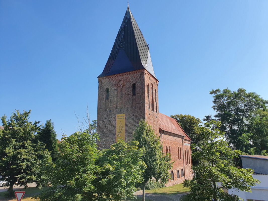 Kirchplatzfest Rund um Kirche und Pfarrhaus in Marlow // © S. Maus Kirchplatzfest Rund um Kirche und Pfarrhaus in Marlow // © S. Maus