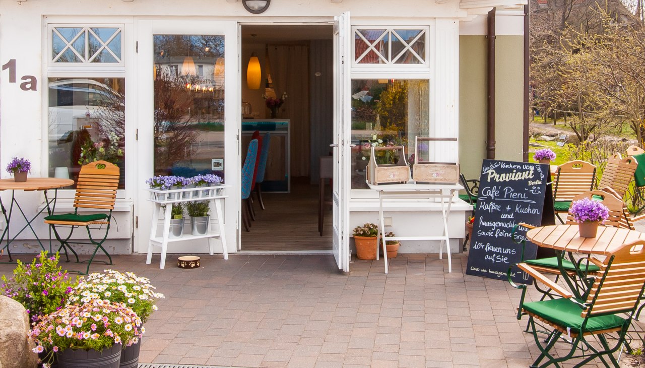 Terrasse und Eingang -> Treten Sie ein!, &copy; Meerfischland GmbH