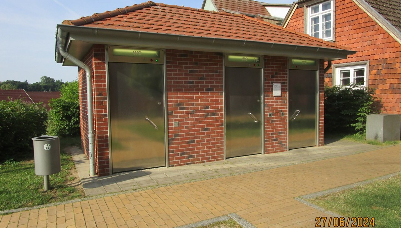 Öffentliches WC Kirchplatz, © Jonas Kurverwaltung Öffentliches WC Kirchplatz, © Jonas Kurverwaltung