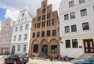 Hausbaumhaus in der Wokrenter Stra&szlig;e in Rostock, &copy; Frank Burger