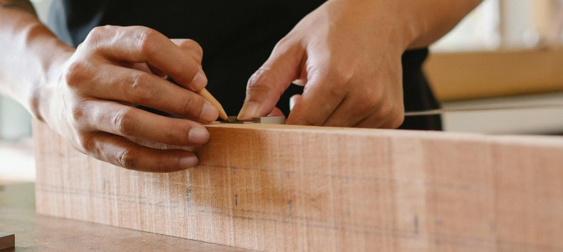 © Foto: pexels.com, Erntemann, Der Mit Holzplanke Arbeitet © Foto: pexels.com, Erntemann, Der Mit Holzplanke Arbeitet