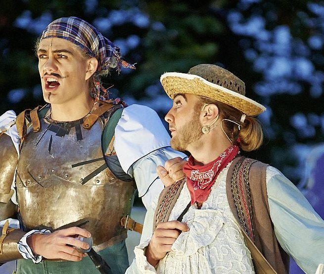 Grote klassiekers worden elke zomer opgevoerd in de Barth theatertuin // © Häntzschel/Vorpommersche Landesbühne Grote klassiekers worden elke zomer opgevoerd in de Barth theatertuin // © Häntzschel/Vorpommersche Landesbühne