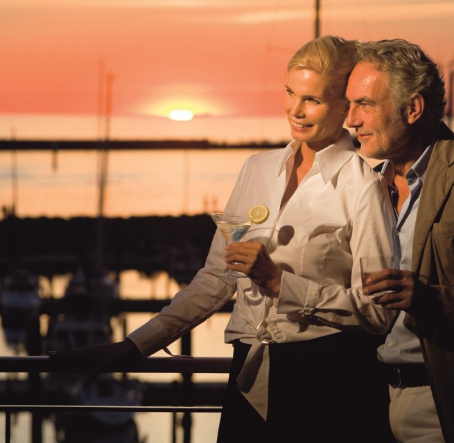 Schnuppern Sie frische Herbstluft und bestaunen Sie das Farbenspiel der Natur., © Yachthafenresidenz Hohe Düne, www.hohe-düne.de