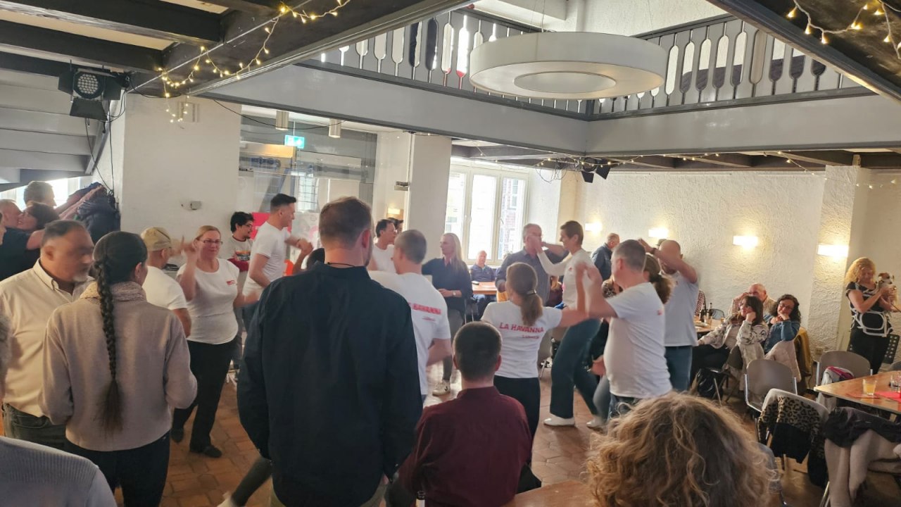 Tanzparty der DIAG Lübeck, © DIAG Lübeck e.V. Tanzparty der DIAG Lübeck, © DIAG Lübeck e.V.