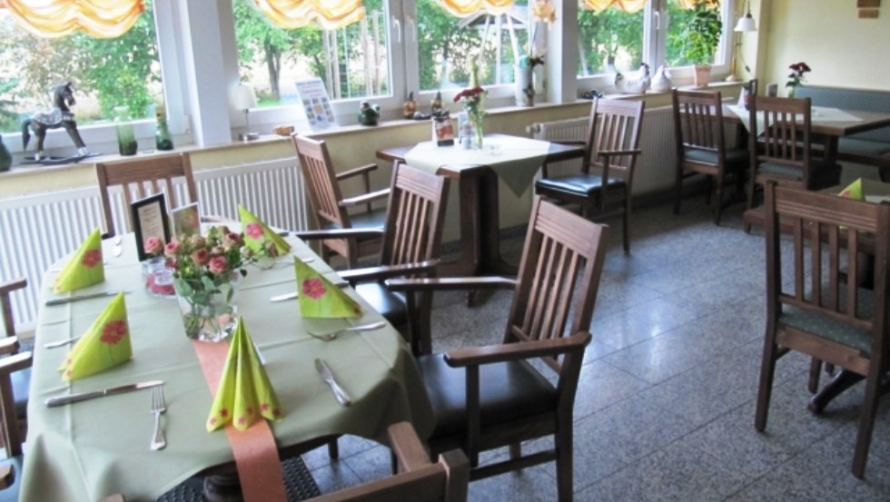 F&uuml;r das leibliche Wohl sorgt das Restaurant, das von 16.00 Uhr bis 22.00 Uhr ge&ouml;ffnet ist (Montag Ruhetag), &copy; Landhaus Bondzio