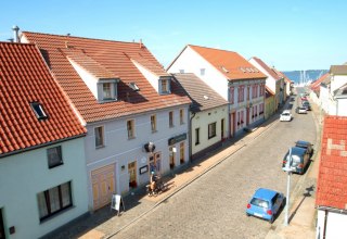 Es sind nur wenige Schritte von der Ackerb&uuml;rgerei zum Hafen Lassans // &copy; Michael Kirsten