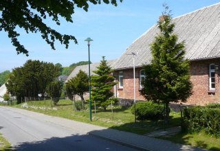 Landhaus von der Stra&szlig;e aus gesehen // &copy; Eva-Maria Lamprecht