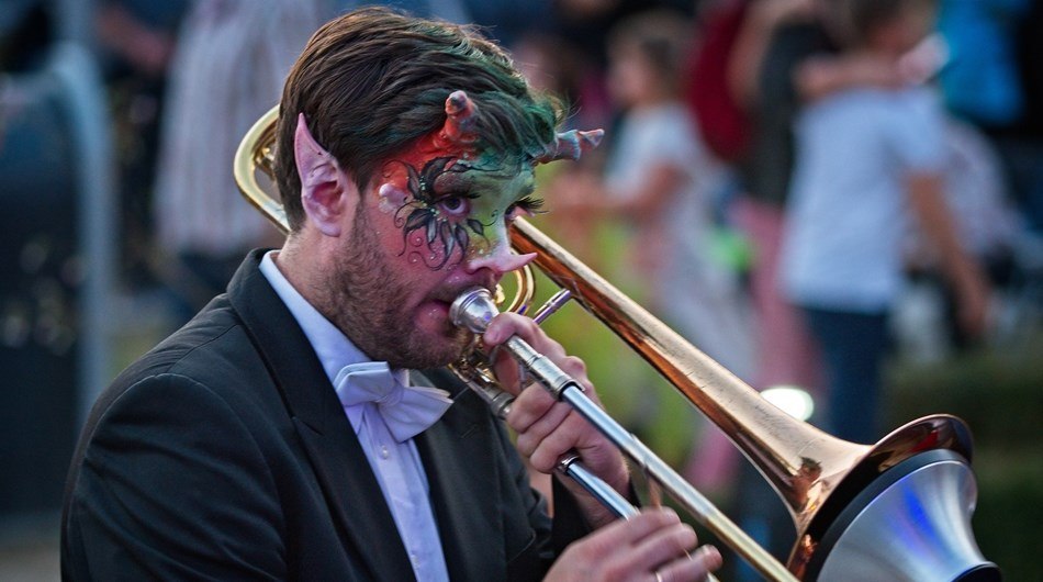 Freuen Sie sich auf eine fantasievolle Reise mit Feen, Faunen, Fabelwesen, &copy; Michael Winter