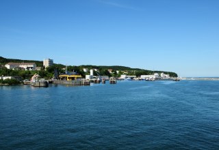 Panoramisch uitzicht op Sassnitz met de stadshaven // © Tourismuszentrale Rügen Panoramisch uitzicht op Sassnitz met de stadshaven // © Tourismuszentrale Rügen