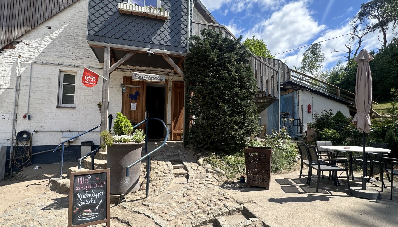 Café Hufschlag Außenansicht, © Landurlaub M-V e.V./ Anika Weisbrich Café Hufschlag Außenansicht, © Landurlaub M-V e.V./ Anika Weisbrich