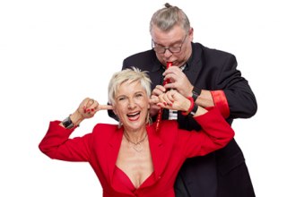 Schmutzige Lieder – Comedyvoorstelling met Tatjana Meissner & André Kuntze Voor de laatste keer in het Güterbahnhof! // © Robert Lehmann Schmutzige Lieder – Comedyvoorstelling met Tatjana Meissner & André Kuntze Voor de laatste keer in het Güterbahnhof! // © Robert Lehmann