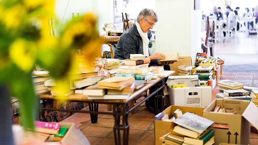 500.000 Bücher warten auf Lesefreunde // © Gutshotel Groß Breesen 500.000 Bücher warten auf Lesefreunde // © Gutshotel Groß Breesen