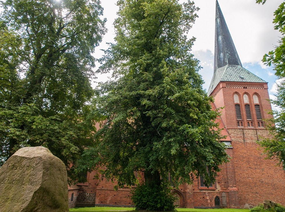 Kirche seitlich von der Nordseite, &copy; Frank Burger