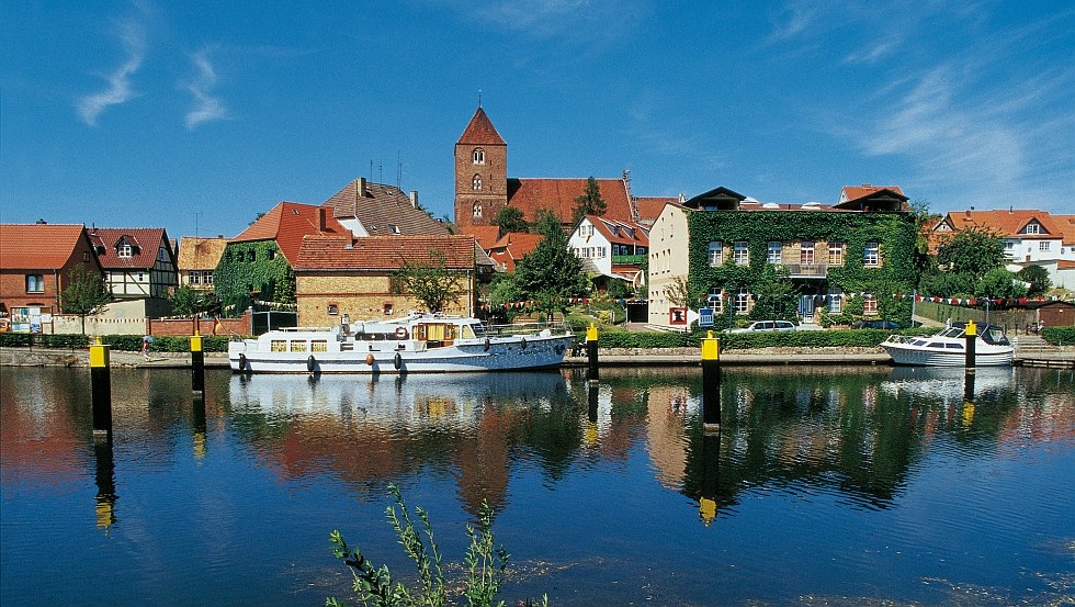 Plau am See: ein malerischer Ort, um im Kleinen Hafen als Wasserwanderer zu rasten // &copy; TMV/Kr&uuml;ger