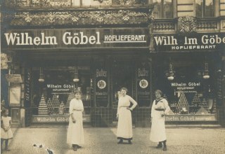 Gro&szlig;herzoglicher Hoflieferant G&ouml;bel in Berlin, um 1910 // &copy; Privatsammlung, Schwerin