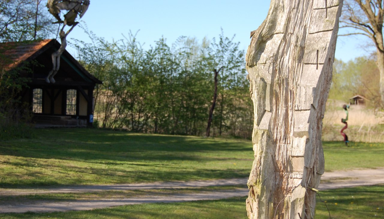 Skulpturengarten Rhythmusreich in der alten Wasserm&uuml;hle M&uuml;ggenwalde, &copy; Rhythmusreich / Thomas Reich
