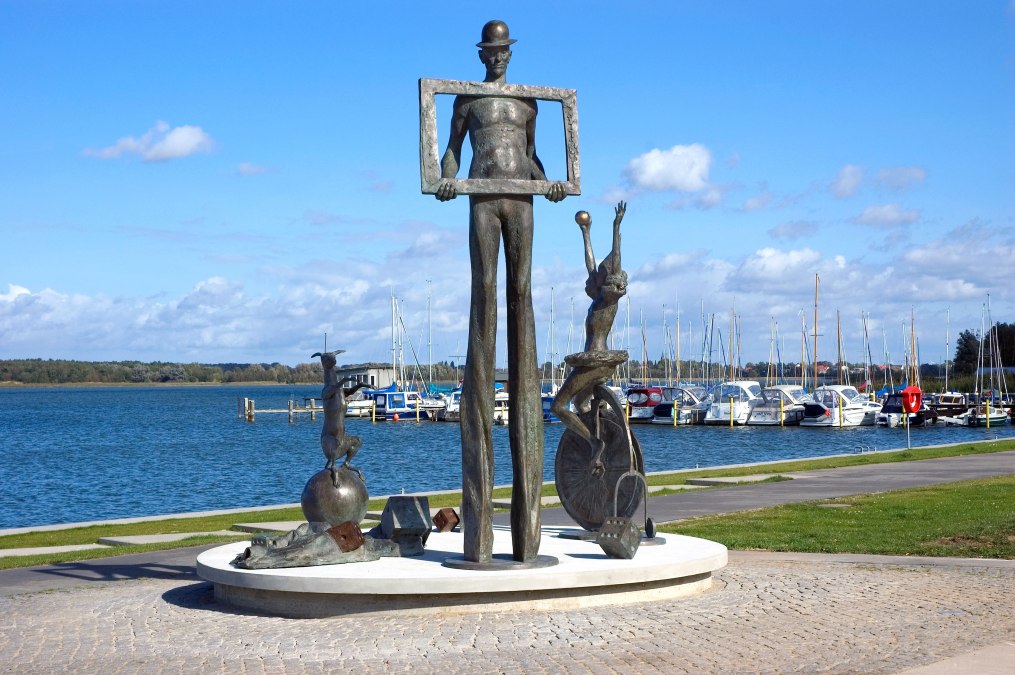 "Der Zirkus kommt" von Jo Jastram, &copy; Stadt Ribnitz Damgarten