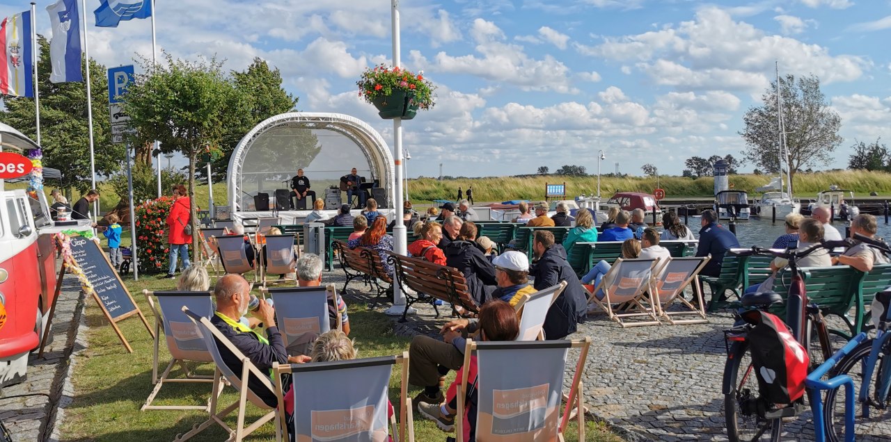 &copy; Musik am Hafen.jpg