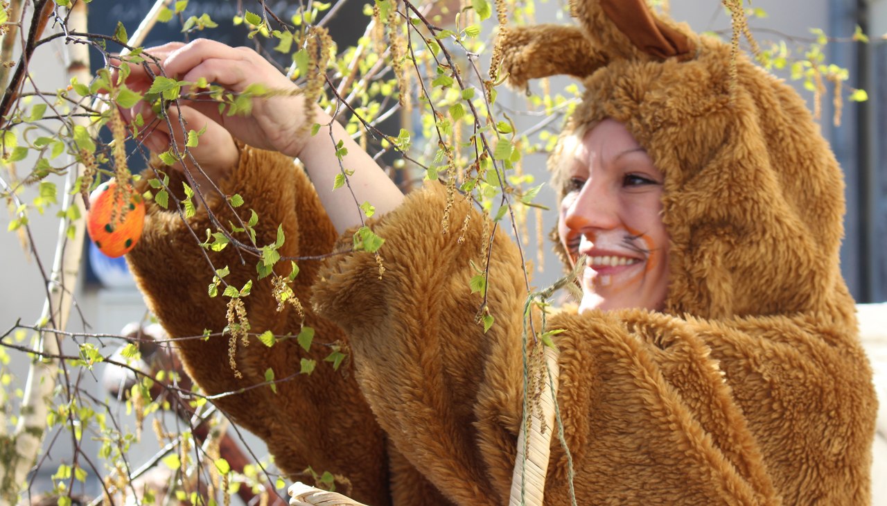 Paasboom versieren, © TZRW Paasboom versieren, © TZRW
