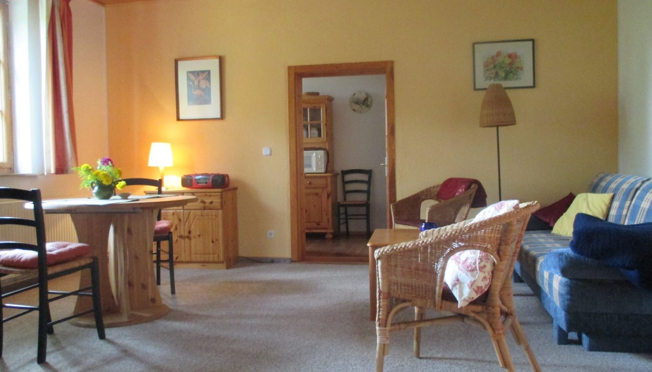 Das Wohnzimmer der Ferienwohnung Kirschblüte, © Ulrike Rosin