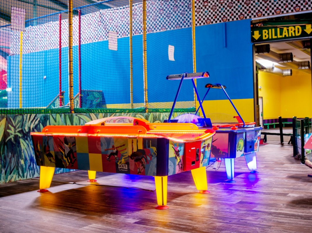 Airhockey-Tische // © Antje Viergutz Airhockey-Tische // © Antje Viergutz