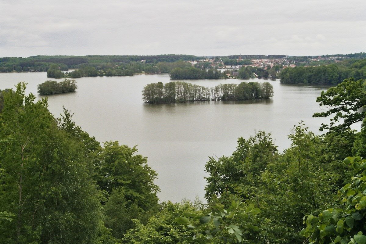 Sicht auf den Feldberger Haussee vom Reiherberg aus // &copy; wikimedia/Schmettau