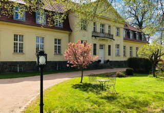Herzlich willkomen im Gutshaus Gevezin! // © Gutshaus Gevezin Herzlich willkomen im Gutshaus Gevezin! // © Gutshaus Gevezin