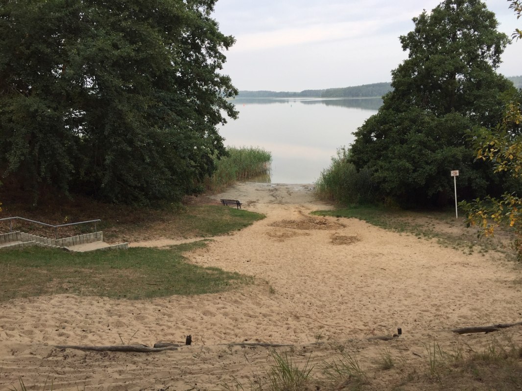 Badepladsen i Canow med en fin sandstrand // &copy; Mecklenburgische Kleinseenplatte Touristik GmbH