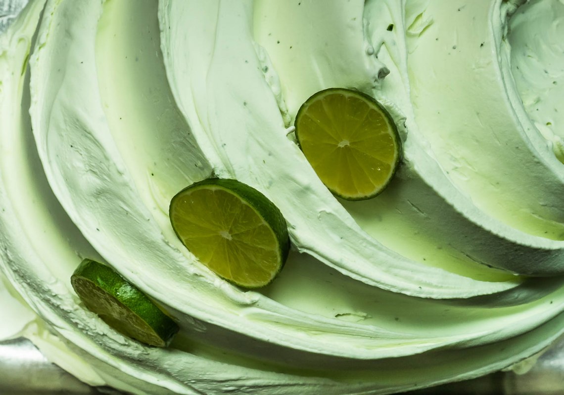 &copy; Venezia Waren