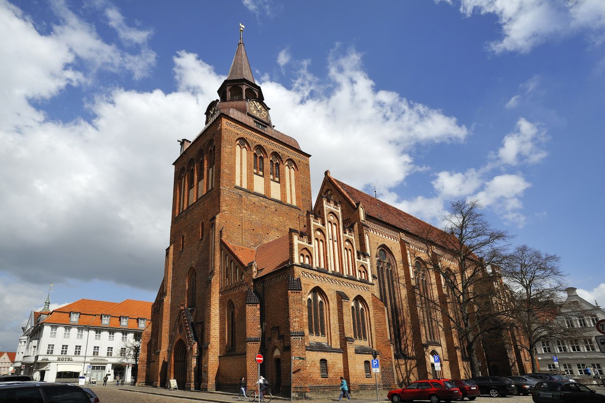 Au&szlig;enansicht Pfarrkirche St. Marien // &copy; Helga M&ouml;bius
