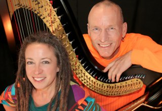 © Band_mit_Harfe_Jeanine_Vahldiek_Foto_fuer_VA_erh_250625.jpg