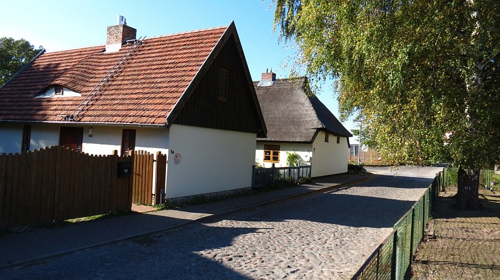 Außenansicht mit Eingangstor // © F. Lembke Außenansicht mit Eingangstor // © F. Lembke