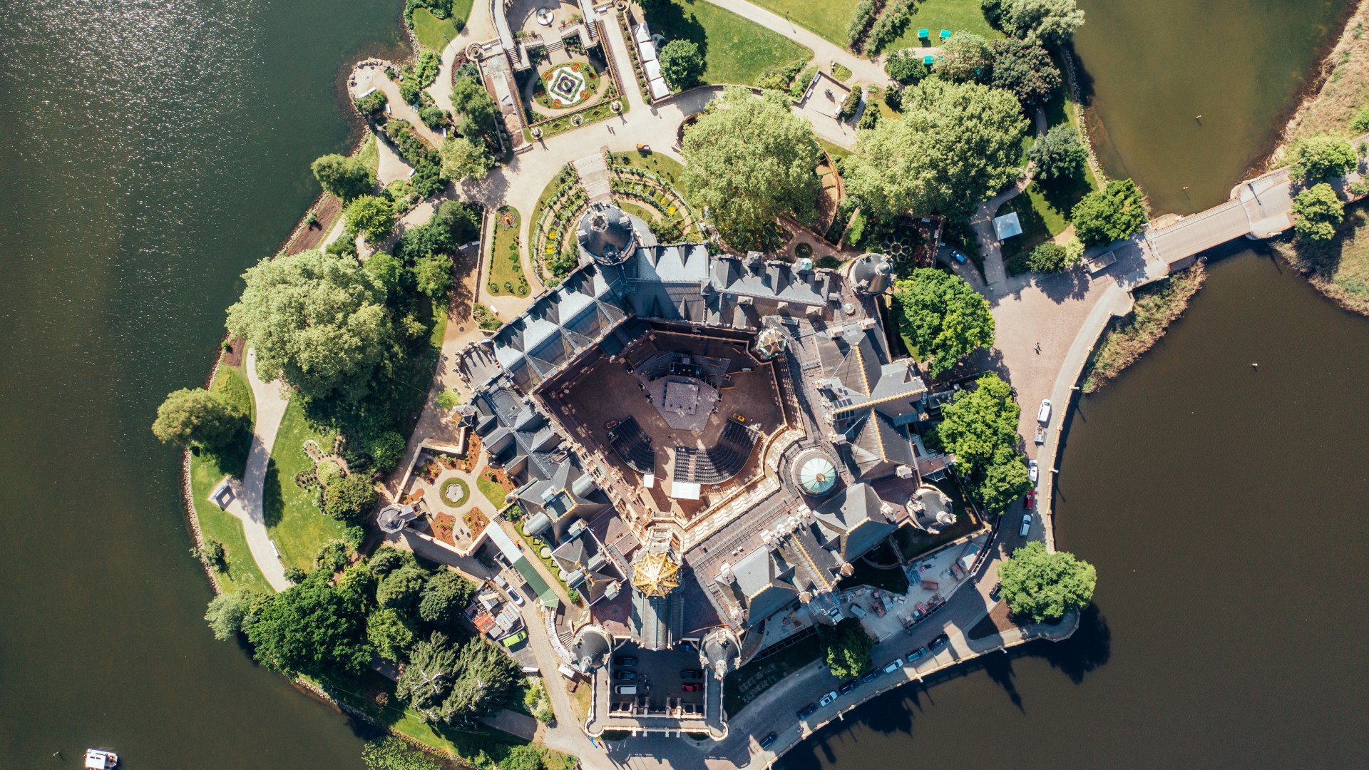 Der Innenhof im Schloss wird zur Freilichtb&uuml;hne // &copy; MV-T/G&auml;nsicke