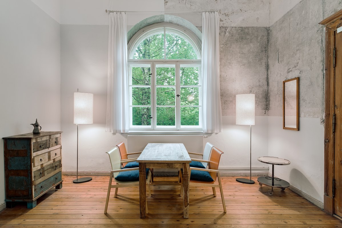 Suite 12 in het Kavaliershaus aan het Finckenmeer // &copy; Kavaliershaus am Finckener See / Ben Donath