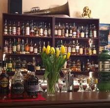 Taverne // &copy; Website