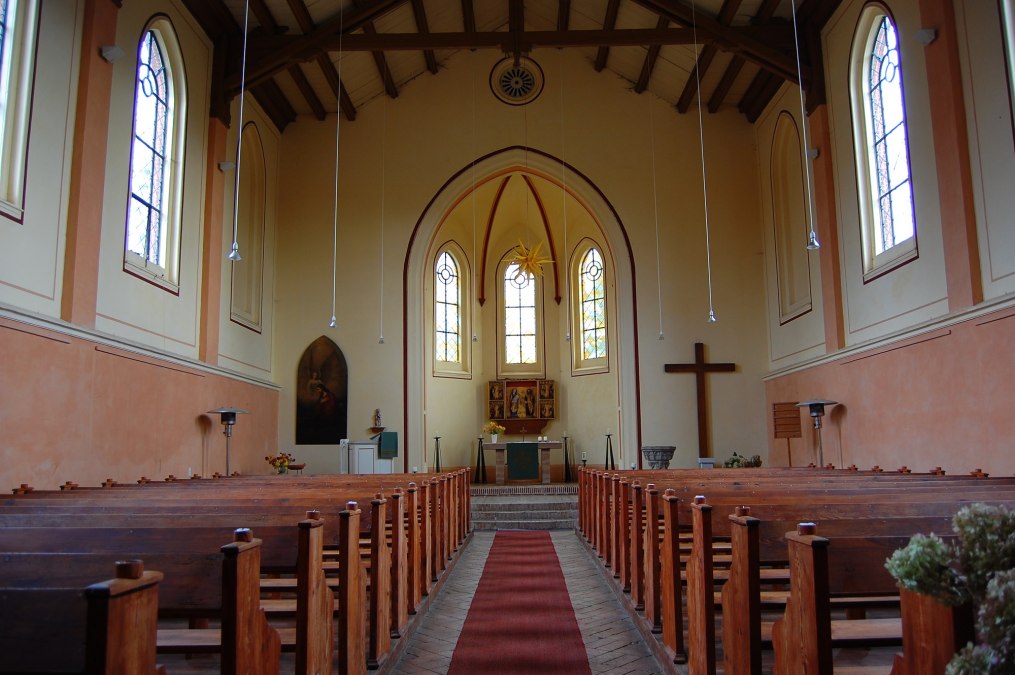 Blick in Richtung des Altarraums der Plater Kirche, © Foto: Karl-Georg Haustein Blick in Richtung des Altarraums der Plater Kirche, © Foto: Karl-Georg Haustein