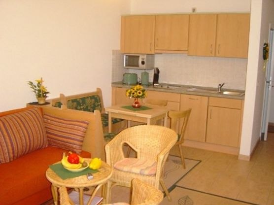 Küchenzeile Ferienwohnung Stuckart, © Ferienwohnungen Stuckart Küchenzeile Ferienwohnung Stuckart, © Ferienwohnungen Stuckart