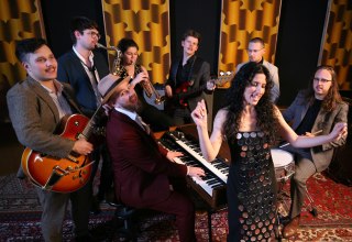 &copy; Jakob L&ouml;bert