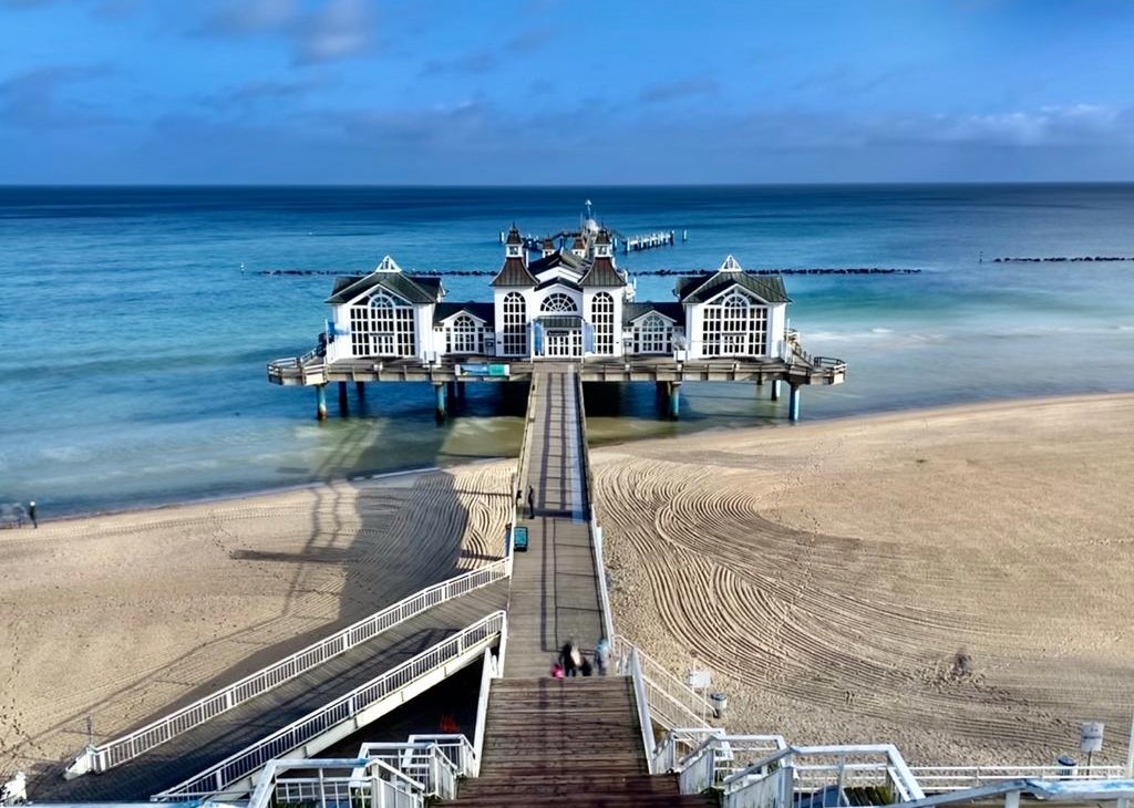 Seebrücke Sellin – Feine Dame ganz in Weiß, © Kurverwaltung Seebrücke Sellin – Feine Dame ganz in Weiß, © Kurverwaltung